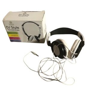 Digital Gadgets Black and White DJ Style On Ear Wired Headphones